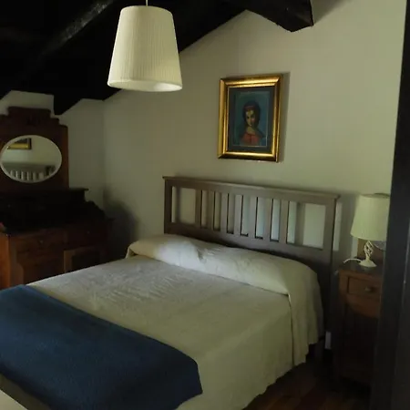 Etxetxobarri, Caserio Independiente Con Vistas A La Cresteria De Anboto