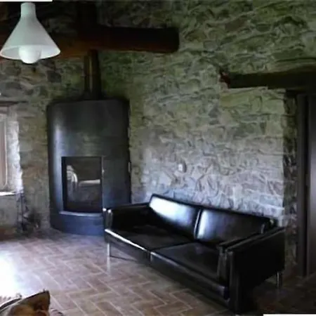 Etxetxobarri, Caserio Independiente Con Vistas A La Cresteria De Anboto *