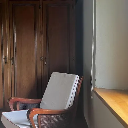 Etxetxobarri, Caserio Independiente Con Vistas A La Cresteria De Anboto Ermua