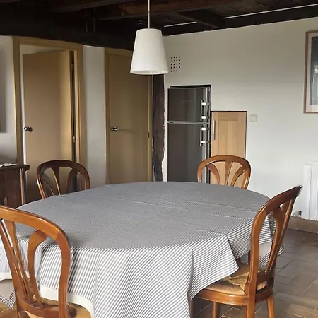 Etxetxobarri, Caserio Independiente Con Vistas A La Cresteria De Anboto *