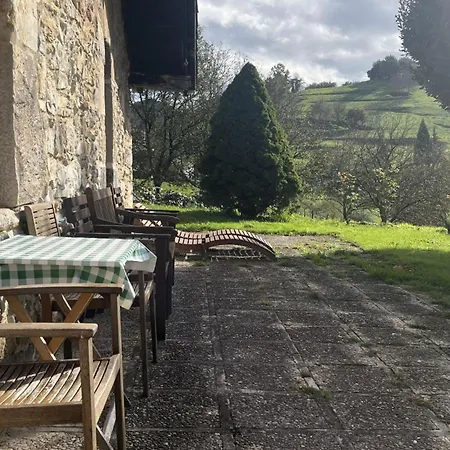 Etxetxobarri, Caserio Independiente Con Vistas A La Cresteria De Anboto * Ermua
